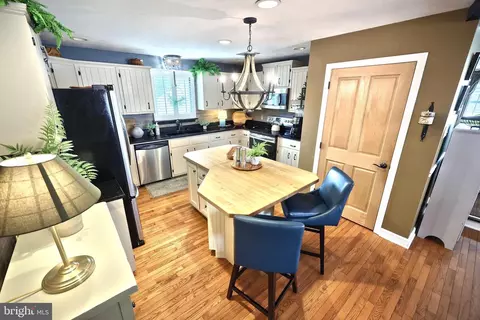 Kitchen - 372 Maple Ave, Hanover, PA 17331 photo 1 of 8