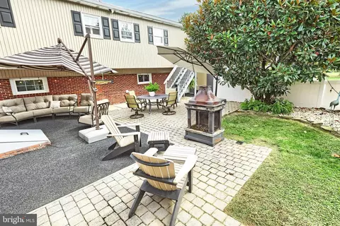 Exterior - 372 Maple Ave, Hanover, PA 17331 photo 10 of 15