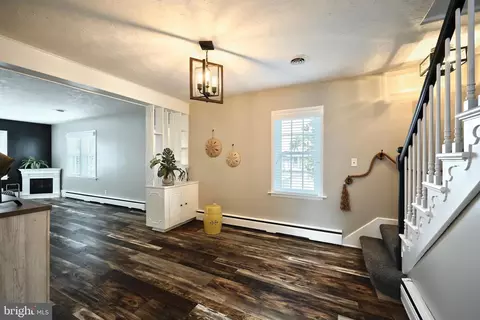Entry Way - 372 Maple Ave, Hanover, PA 17331 photo 7 of 9