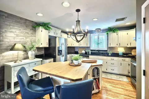 Kitchen - 372 Maple Ave, Hanover, PA 17331 photo 5 of 8