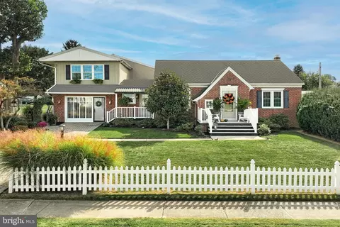 Exterior - 372 Maple Ave, Hanover, PA 17331 photo 4 of 15