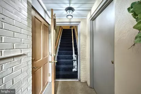 Entry Way - 372 Maple Ave, Hanover, PA 17331 photo 3 of 9