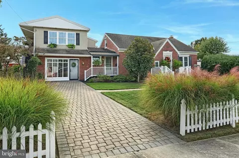 Exterior - 372 Maple Ave, Hanover, PA 17331 photo 11 of 15