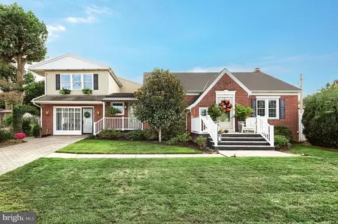 Exterior - 372 Maple Ave, Hanover, PA 17331 photo 5 of 15