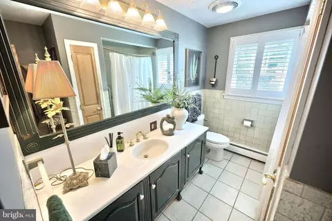 Bath - 372 Maple Ave, Hanover, PA 17331 photo 5 of 8