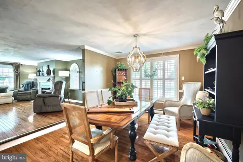 Dining - 372 Maple Ave, Hanover, PA 17331 photo 1 of 2