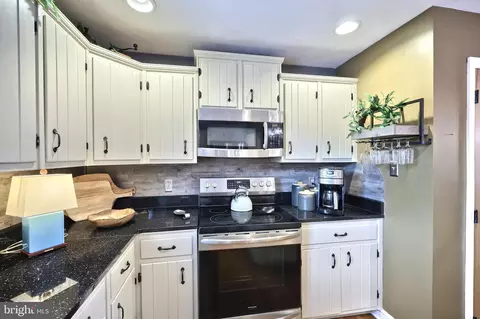 Kitchen - 372 Maple Ave, Hanover, PA 17331 photo 4 of 8
