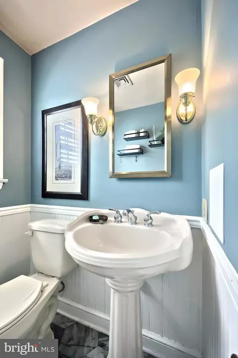 Bath - 372 Maple Ave, Hanover, PA 17331 photo 2 of 8