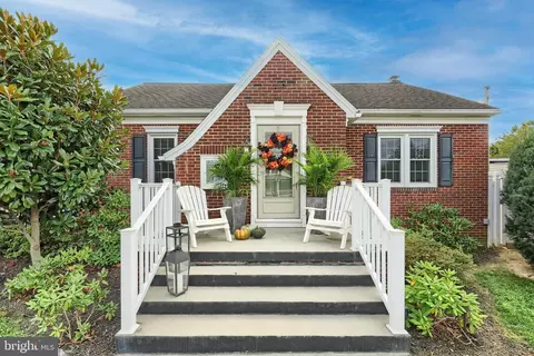 Exterior - 372 Maple Ave, Hanover, PA 17331 photo 7 of 15