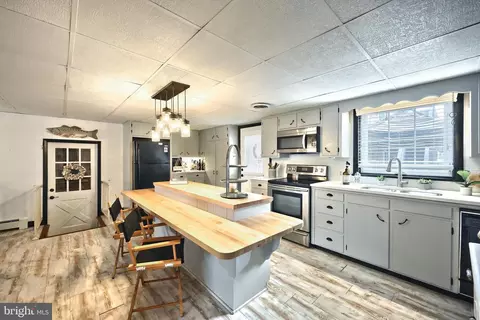 Kitchen - 372 Maple Ave, Hanover, PA 17331 photo 8 of 8