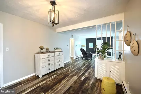 Entry Way - 372 Maple Ave, Hanover, PA 17331 photo 6 of 9