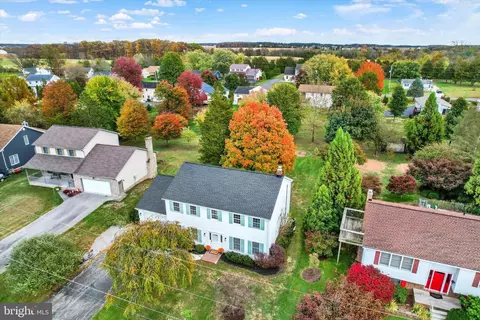 871 Sherman Dr, Gettysburg, PA 17325