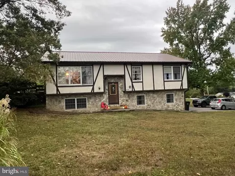 379 Lake Meade Dr, East Berlin, PA 17316