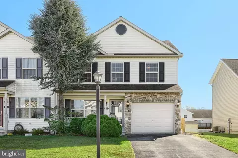 39 Birch Dr, Hanover, PA 17331