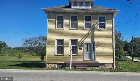 1041 Irishtown Rd, New Oxford, PA 17350