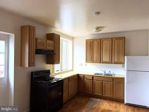 8 Maple St, Gettysburg, PA 17325 photo 2