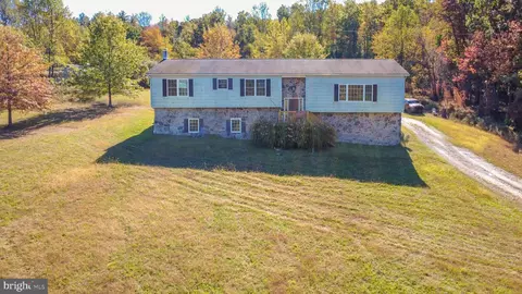 225 Pine Ridge Rd, Aspers, PA 17304