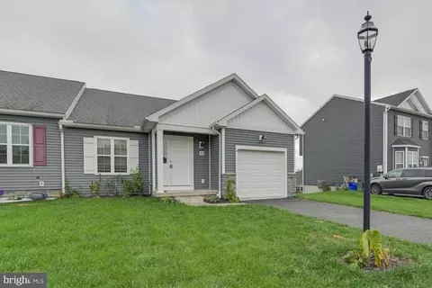 33 Star Dr, Hanover, PA 17331