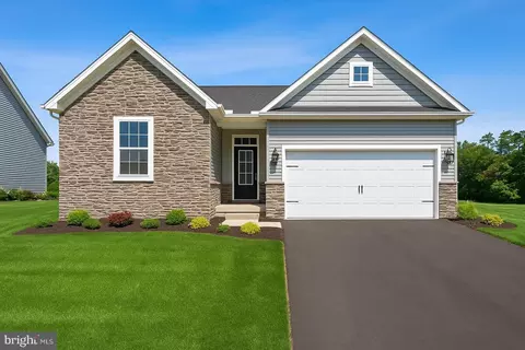 11 Nuthatch Dr #186, Gettysburg, PA 17325