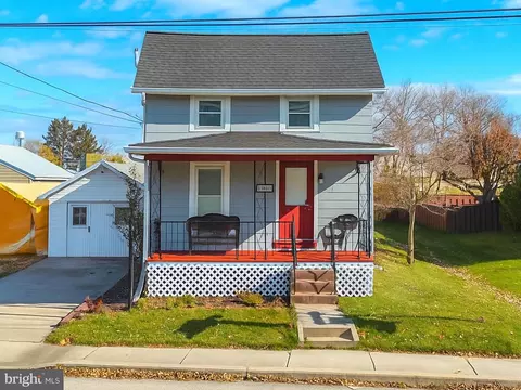 121 S 3rd St, Mcsherrystown, PA 17344