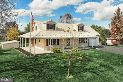 25 Harvest Dr, Gettysburg, PA 17325