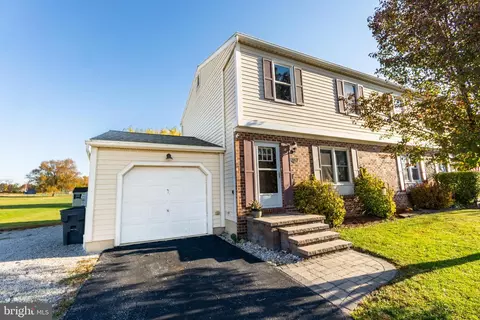 370 N B N Blettner Ave, Hanover, PA 17331