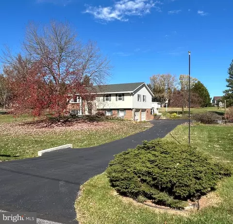95 Table Rock Rd, Gettysburg, PA 17325