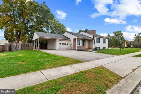 1 Sease Dr, Hanover, PA 17331