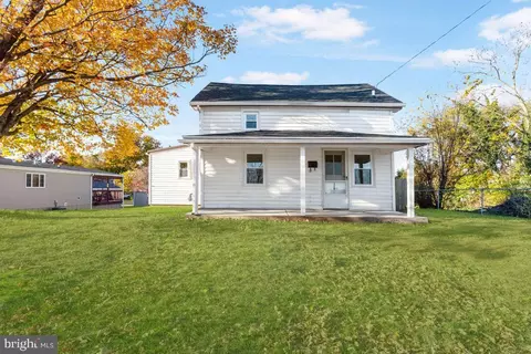 304 W High St, New Oxford, PA 17350