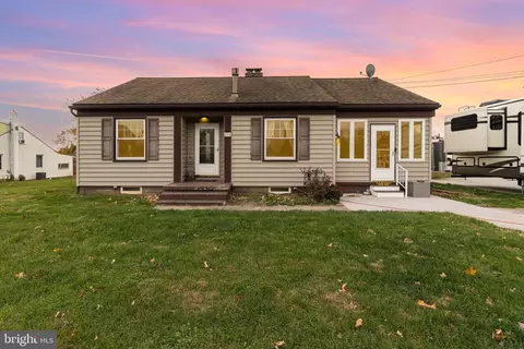 201 S Water St, New Oxford, PA 17350