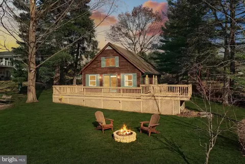 554 Lake Meade Dr, East Berlin, PA 17316