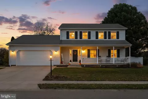 737 Poplar St, Hanover, PA 17331