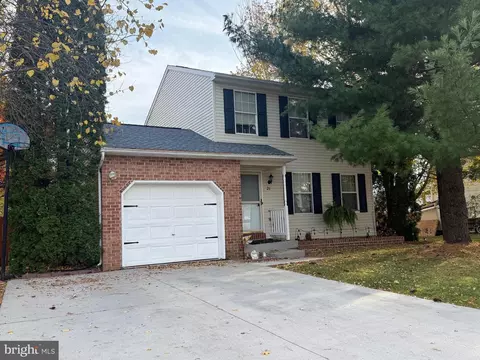 21 Abbotts Dr, Abbottstown, PA 17301