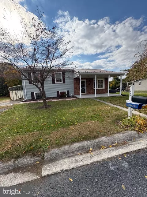 19 Diana Dr, New Oxford, PA 17350