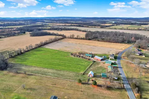2894 Oxford Rd, New Oxford, PA 17350
