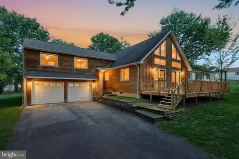 4 Johnson Dr, East Berlin, PA 17316