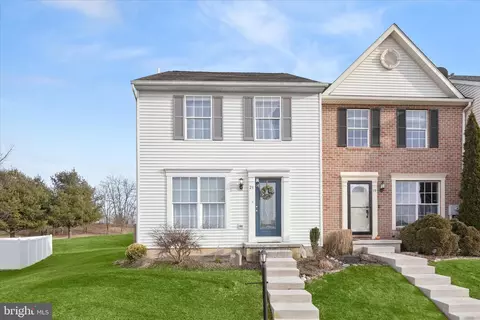 21 Johnamac N, Littlestown, PA 17340