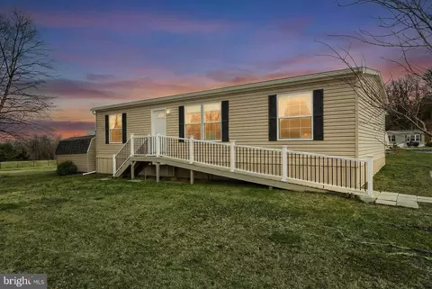 233 Eagle Dr, Hanover, PA 17331
