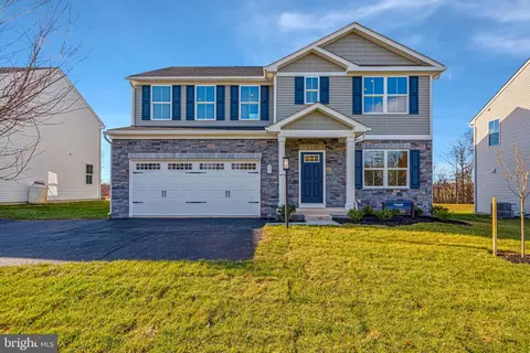 110 Eagle Dr, Gettysburg, PA 17325