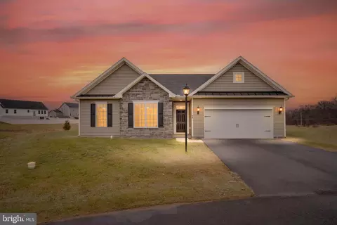 19 Osprey Ct, Gettysburg, PA 17325