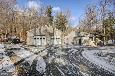 760 B Buchanan Valley Rd, Orrtanna, PA 17353