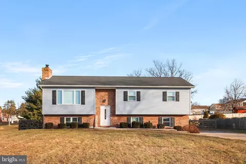124 Wheatland Dr, Gettysburg, PA 17325