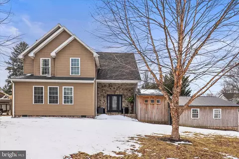 201 E King St, East Berlin, PA 17316