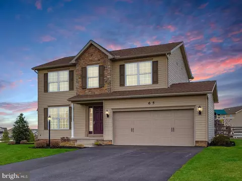 65 W Crest View Ln, Gettysburg, PA 17325