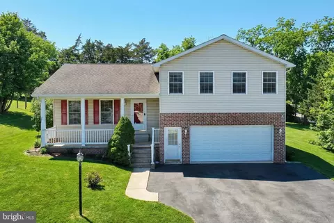9 Wheatland Dr, Gettysburg, PA 17325