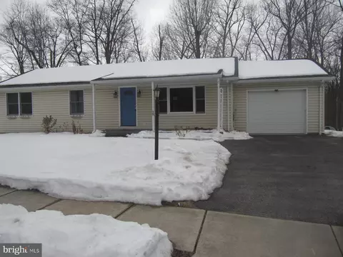 29 Chinkapin Dr, New Oxford, PA 17350