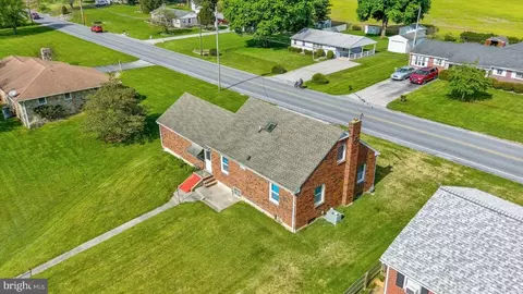 678 Littlestown Rd, Littlestown, PA 17340