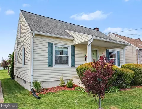 371 Maple Ave, Hanover, PA 17331