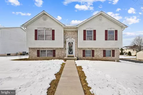 11 Yorktowne Ct, Littlestown, PA 17340