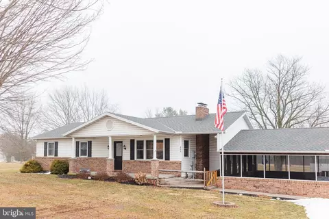 695 Kohler School Rd, New Oxford, PA 17350